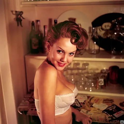 Colleen Farrington: Slim Brunette with Short Hair Flaunts Her Big Tits – photo 3 of 16