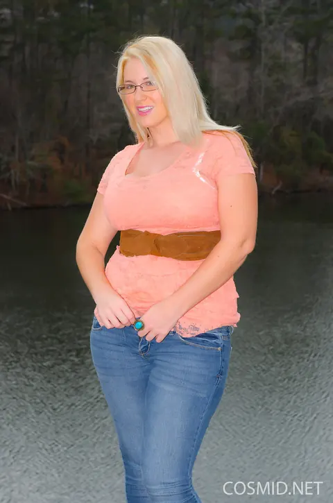 Raquel Stoops: Blonde BBW Unveils Big Natural Tits and Tattoos Outdoors – photo 4 of 16