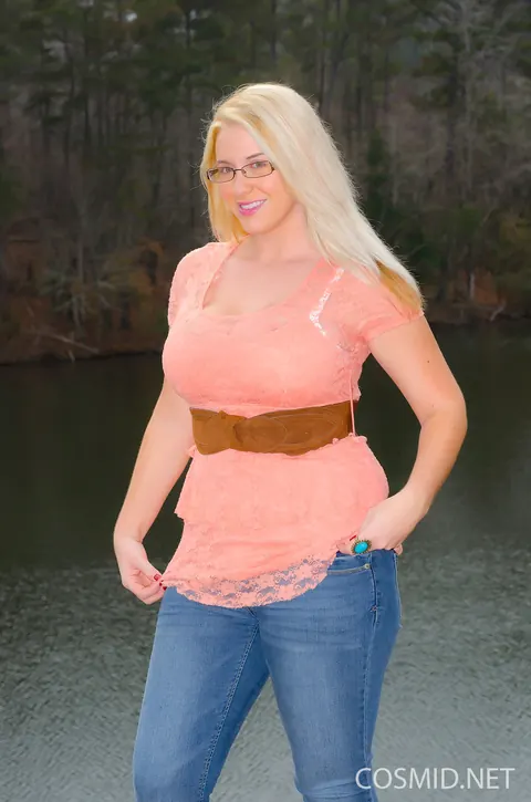 Raquel Stoops: Blonde BBW Unveils Big Natural Tits and Tattoos Outdoors – photo 2 of 16