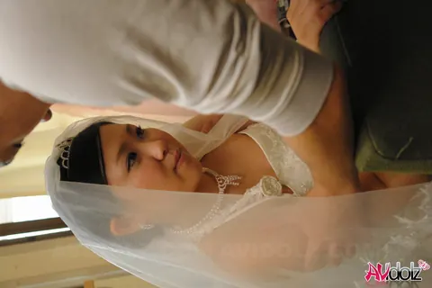 Asian Bride Sucks Cock on Her Wedding Day – photo 2 of 21