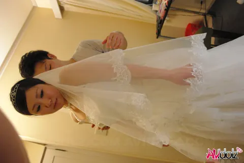 Asian Bride Sucks Cock on Her Wedding Day – photo 9 of 21