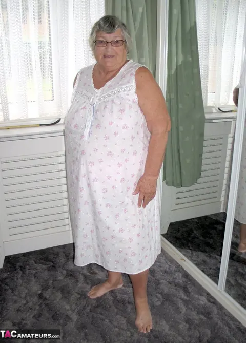 European BBW Strips on the Bed and Grabs Her Belly Roll – photo 1 of 20