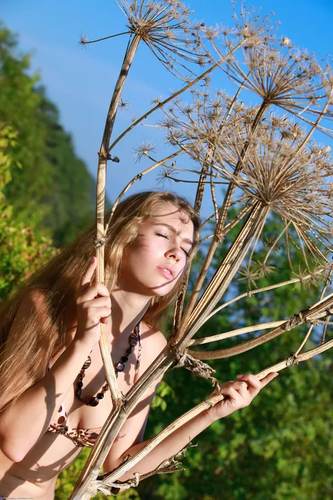 Genevieve Gandi: Tall Blonde in a Bikini Strips Outdoors and Spreads Her Pussy – photo 3 of 21