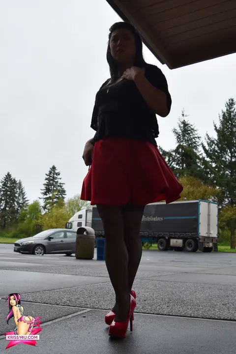 Curvy Asian Trans Woman Flaunts Stockings and Heels Outside – photo 9 of 16