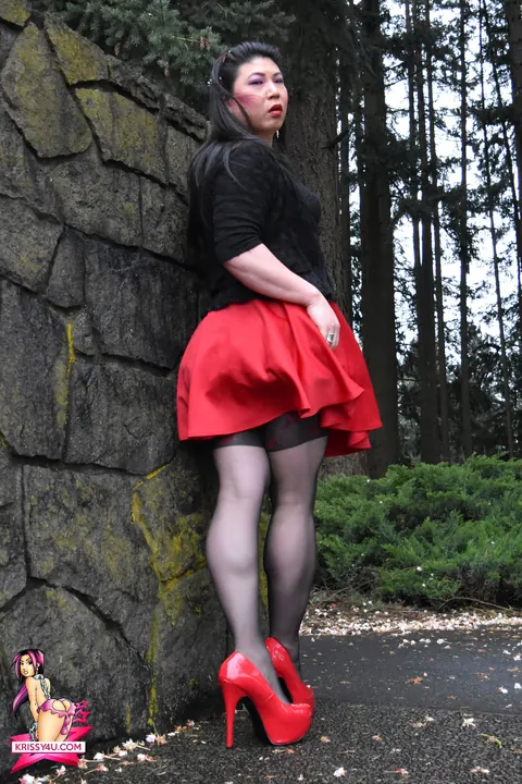 Curvy Asian Trans Woman Flaunts Stockings and Heels Outside – photo 2 of 16