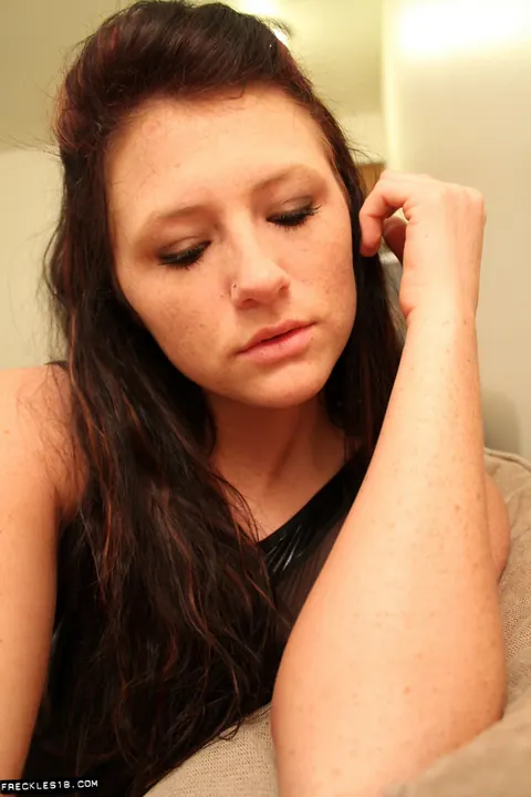 Brunette in Leather Lingerie Takes Selfies While Fingering Herself – photo 1 of 12