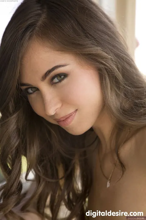 Riley Reid: Brunette Pulls Panties Aside and Spreads Her Trimmed Pussy – photo 20 of 20