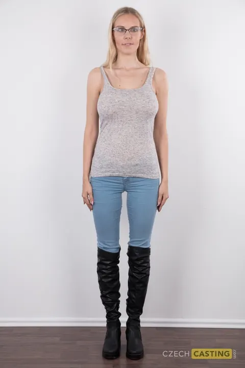 Florane Russell: Czech Blonde with Big Enhanced Tits Strips Off Her Jeans and Boots – photo 2 of 20