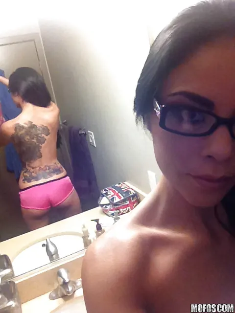 Makayla Marie: Busty Latina in Glasses Strips Nude Outdoors – photo 1 of 16