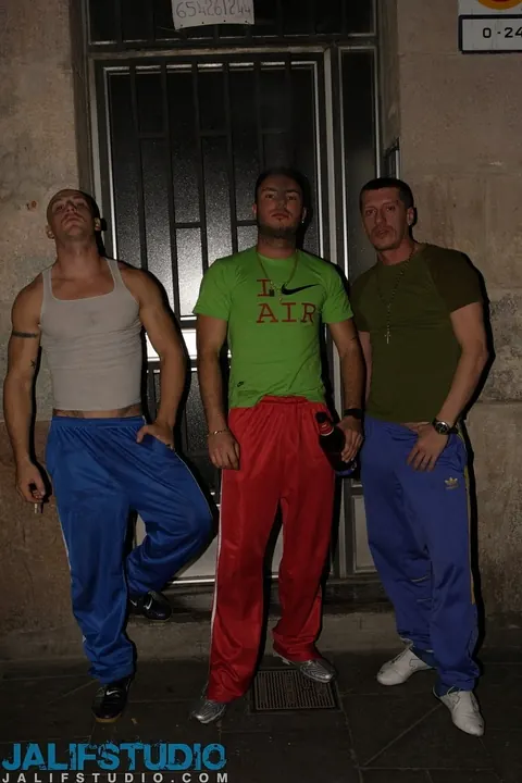 Thick Men Fuck in Gay Group Sex – photo 2 of 21