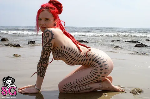 Czech Redhead Spreads Her Pussy on the Beach – photo 8 of 12