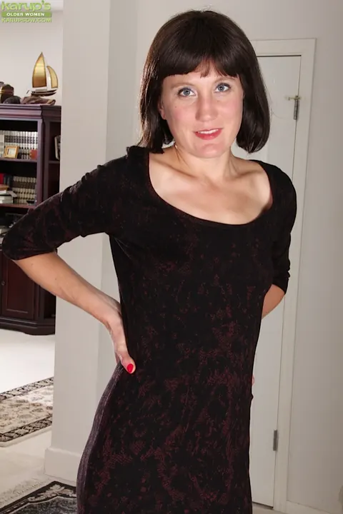 Katrina Mathews: Mature Brunette in High Heels Spreads and Fingers Her Shaved Pussy – photo 1 of 16