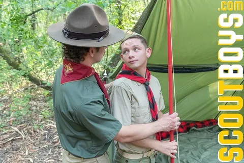 Twink Seduces an Older Man and Takes Him in the Tent – photo 3 of 21