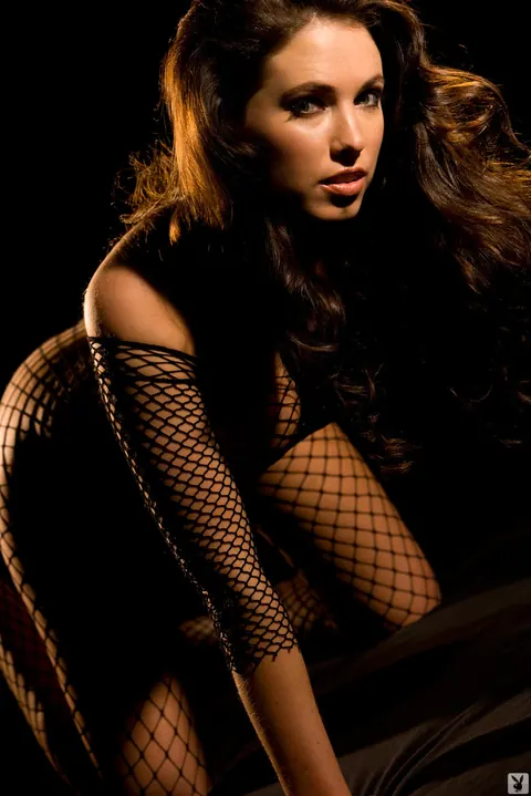 Jennifer Lewis: Brunette in Fishnet Spreads Her Pussy – photo 13 of 17