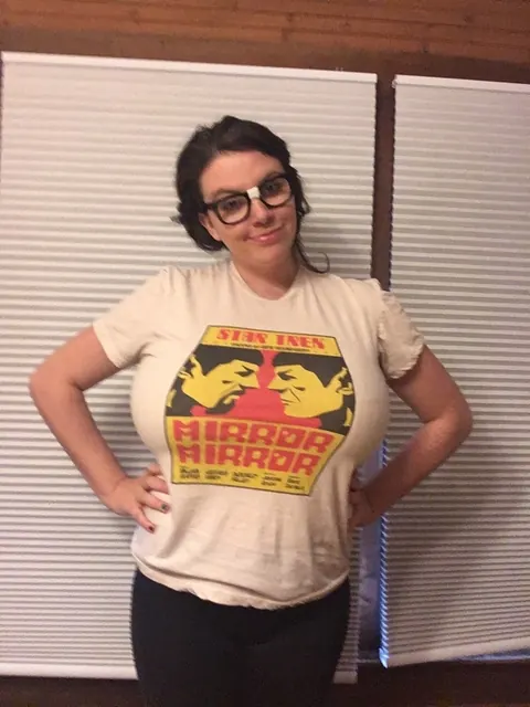 Lovely Lilith: Curvy Brunette MILF with Big Tits Poses in Glasses – photo 1 of 15