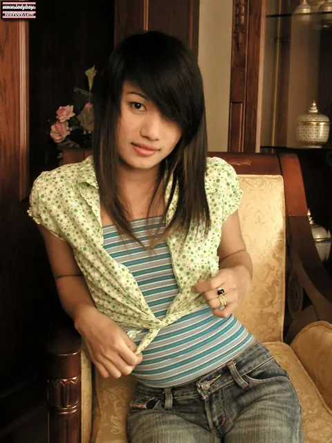 Asian Trans Woman Drops Her Jeans to Show Cock and Bush – photo 2 of 16