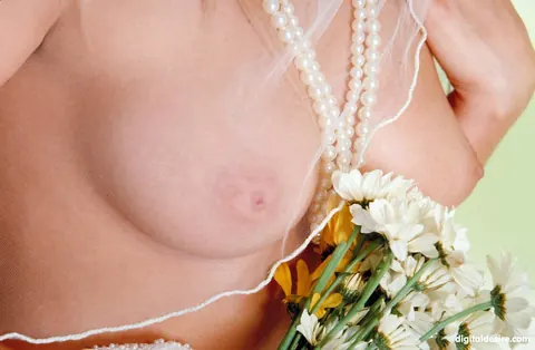 Holly Morgan: Curvy Redhead Undresses to Show Her Natural Tits and Tattoo – photo 20 of 21