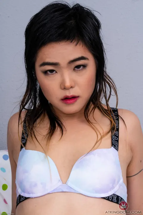 Roxane Lee: Petite Asian Brunette Reveals Her Tattooed Body Nude – photo 5 of 21