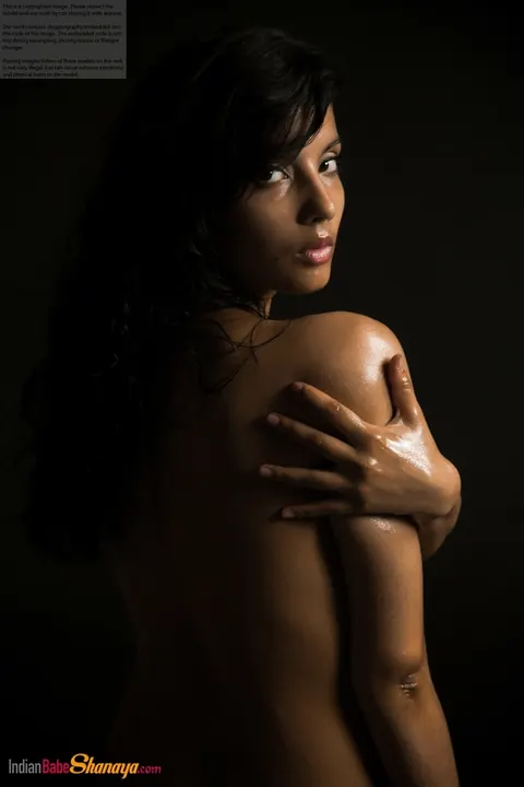 Thick Indian Babe Oils Her Big Tits and Ass in the Dark – photo 8 of 16