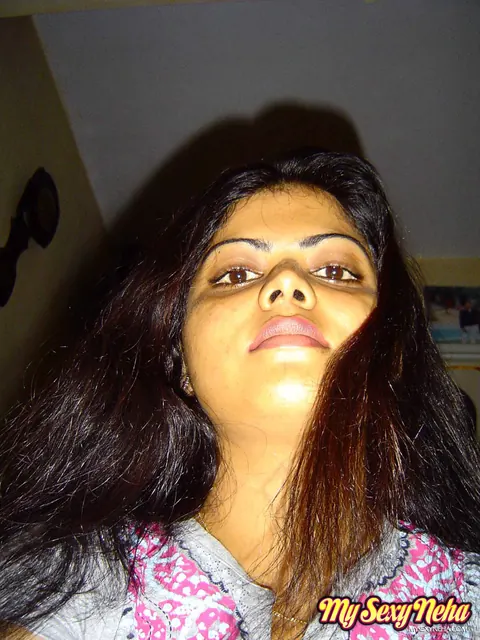 Indian Woman Poses for Self-Portraits – photo 3 of 15