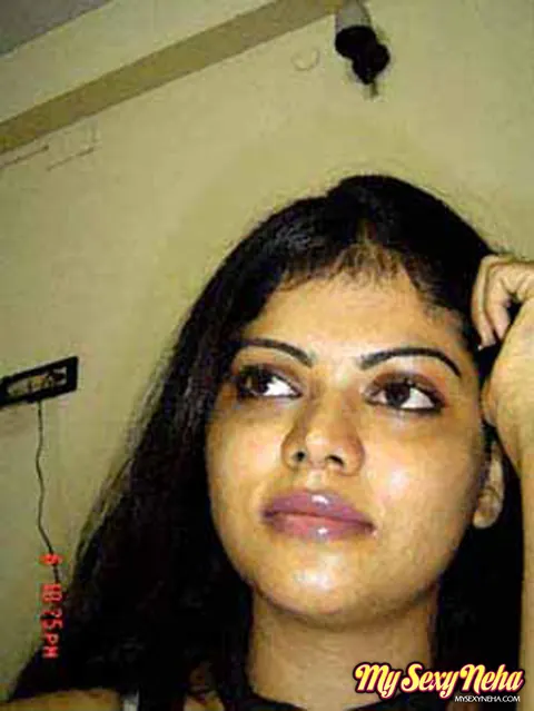 Indian Woman Poses for Self-Portraits – photo 10 of 15
