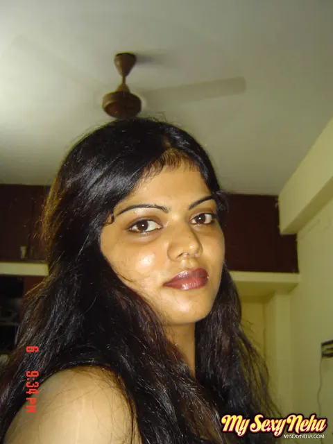 Indian Woman Poses for Self-Portraits – photo 8 of 15