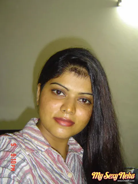 Indian Woman Poses for Self-Portraits – photo 5 of 15