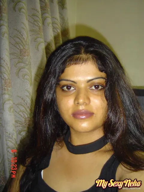 Indian Woman Poses for Self-Portraits – photo 9 of 15