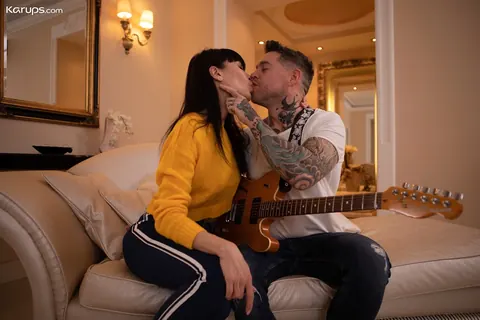 Sasha Colibri: Tattooed Brunette MILF Takes Anal and Rides Her Guitar Teacher – photo 4 of 18