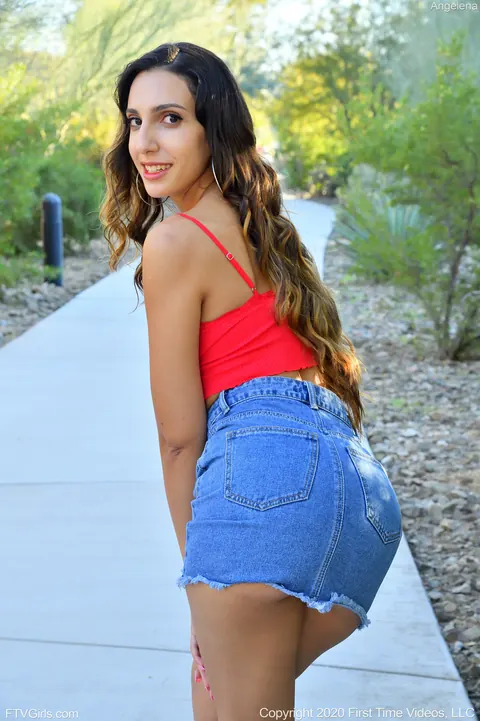 Angelica Cruz: Athletic Pale Latina Strips Outdoors and Masturbates with a Dildo – photo 5 of 21