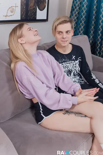 Blonde Babe Sucks and Fucks Her Boyfriend