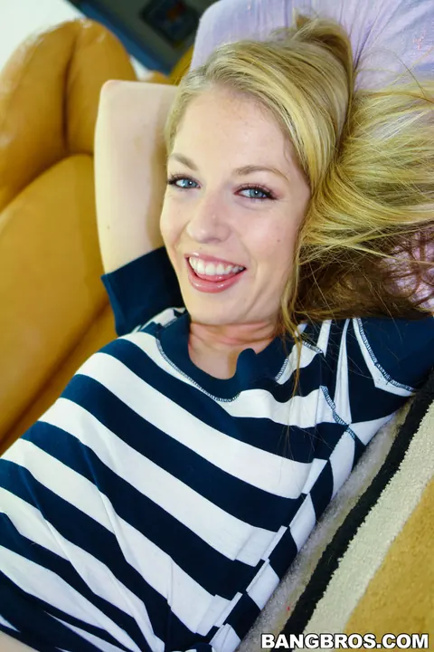 Haley Scott: Petite Blonde MILF Shows Her Natural Tits and Gets Fucked Hard – photo 4 of 17