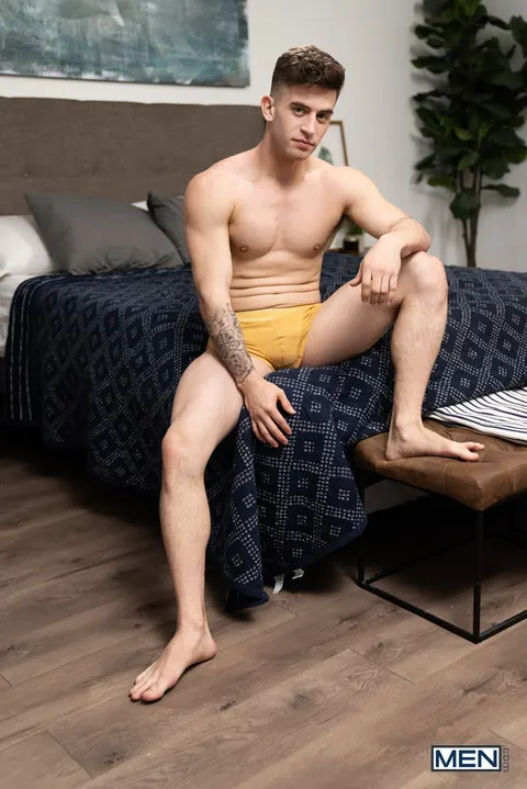 Men Kiss and Fuck in a Group Session Until They Cum – photo 5 of 17