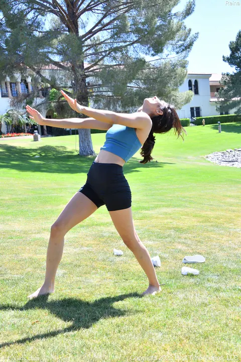 Reina Rae: Asian Brunette Strips and Spreads Her Legs Outdoors at the Gym – photo 7 of 21