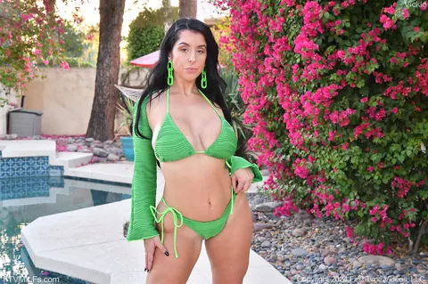 Curvy Brunette MILF Peels Off Her Bikini by the Pool – photo 2 of 15