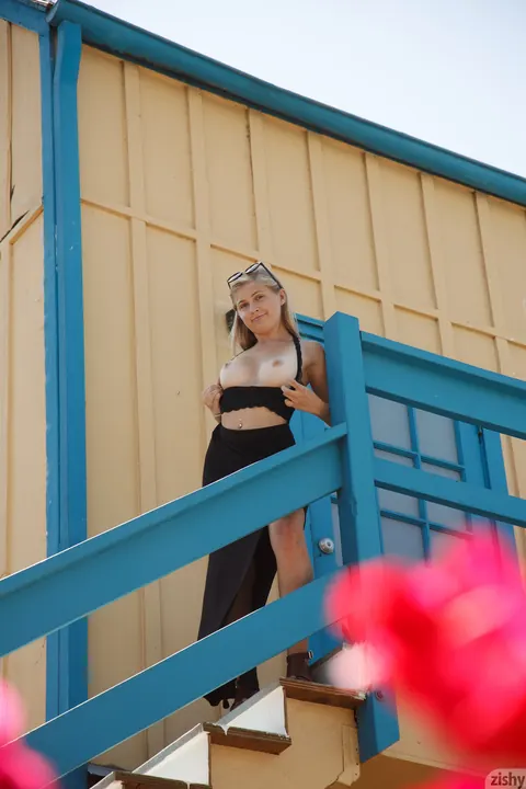 Kayla Linchek: Thick Blonde Flashes Her Big Tits and Huge Ass Outdoors – photo 6 of 13