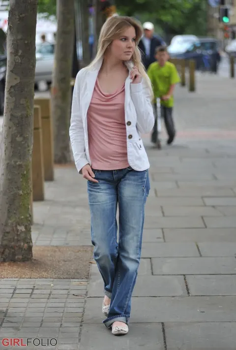 Blonde PAWG Strips Out of Her Jeans in Public and Spreads – photo 2 of 12