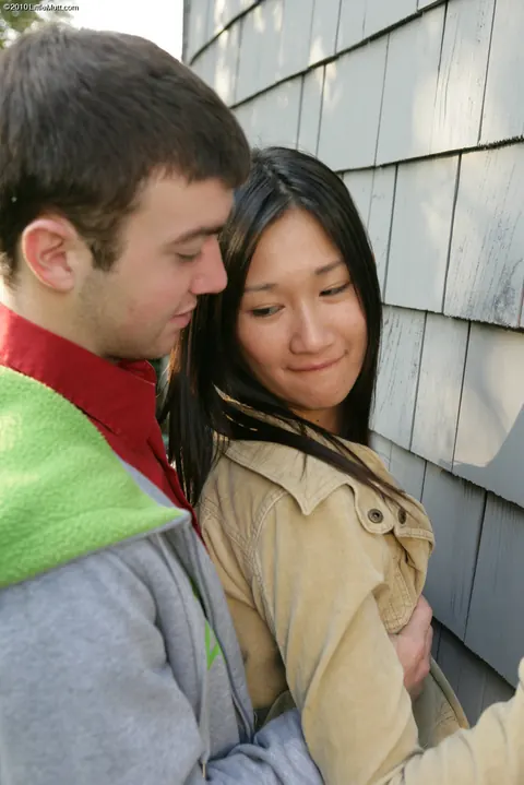 Tai Lee: Asian Brunette Gives a Handjob and Has Sex Outdoors – photo 1 of 16