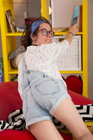 Busty Short-Haired Nerd in Glasses Toys Her Hairy Pussy