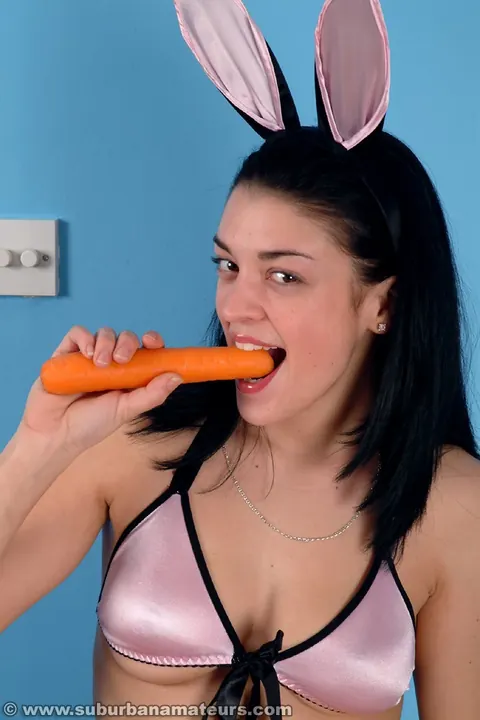 British Brunette Masturbates with a Carrot – photo 10 of 21