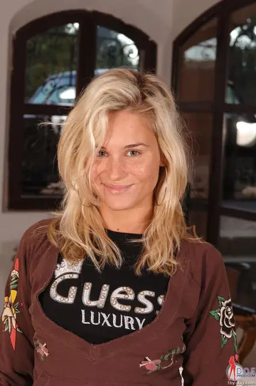 Czech Blonde Strips Out of Her Jeans and Spreads Her Legs