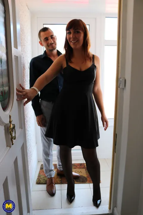 Angelique Luka: Mature British Redhead Sucks Cock and Gets Fucked Doggy Outdoors – photo 4 of 20