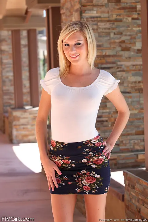 Hayden Hawkens: Tall Short-Haired Blonde Strips Off Her Skirt and Fingers Her Pussy Outdoors – photo 2 of 20