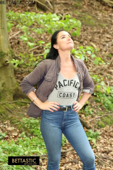 Brunette Poses Outdoors in Jeans – photo 1 of 15
