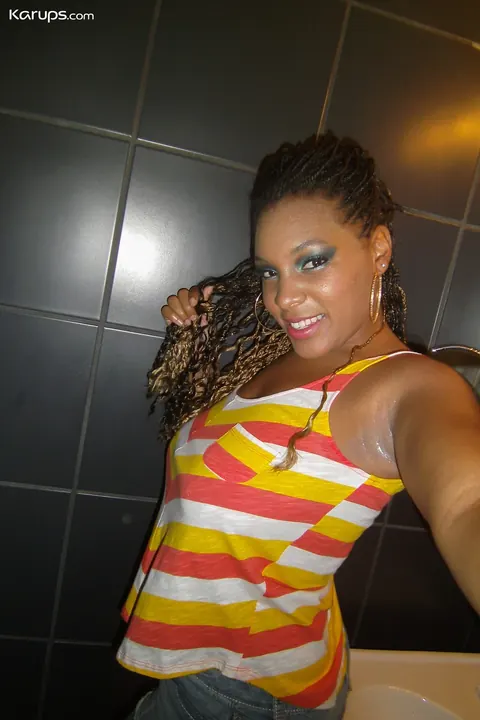 Curly Ebony Babe Flaunts Her Big Tits and Bubble Ass in Selfie – photo 5 of 20