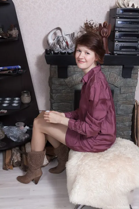 Short-Haired Brunette Strips Off Her Lingerie and Boots to Show Her Hairy Bush – photo 1 of 21