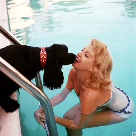 Dolores Donlon: Spanish Blonde Has Sex and Kisses Her Partner – photo 9 of 17