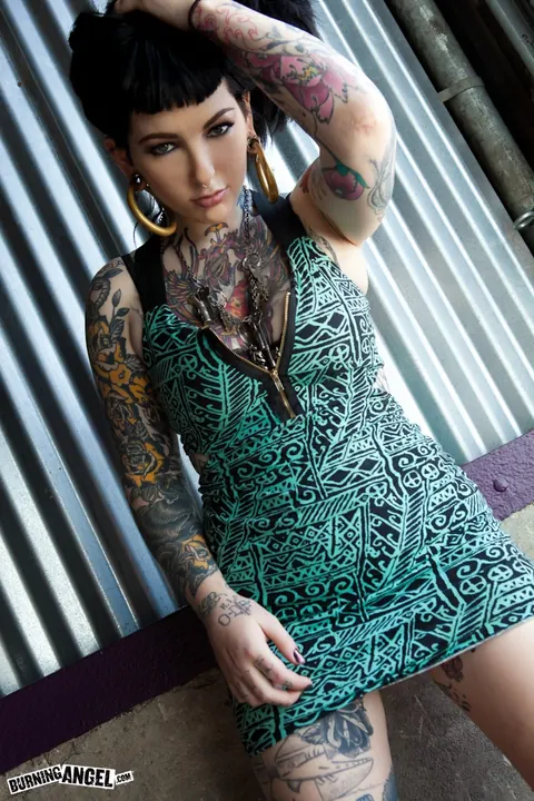 Adahlia: Busty Brunette Spreads Her Shaved Pussy Showing Her Tattoos – photo 4 of 17