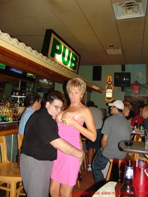 Double Dee: British MILF with Big Tits Has Sex and Kisses Her Partner – photo 18 of 20