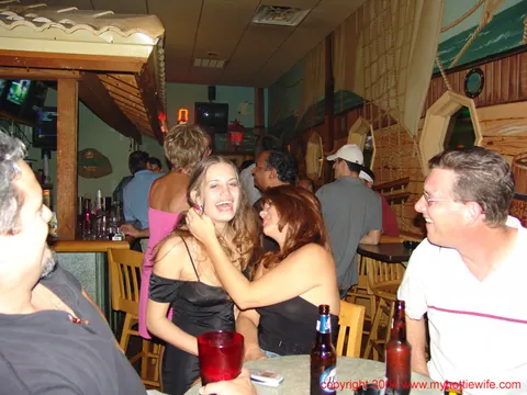 Double Dee: British MILF with Big Tits Has Sex and Kisses Her Partner – photo 11 of 20